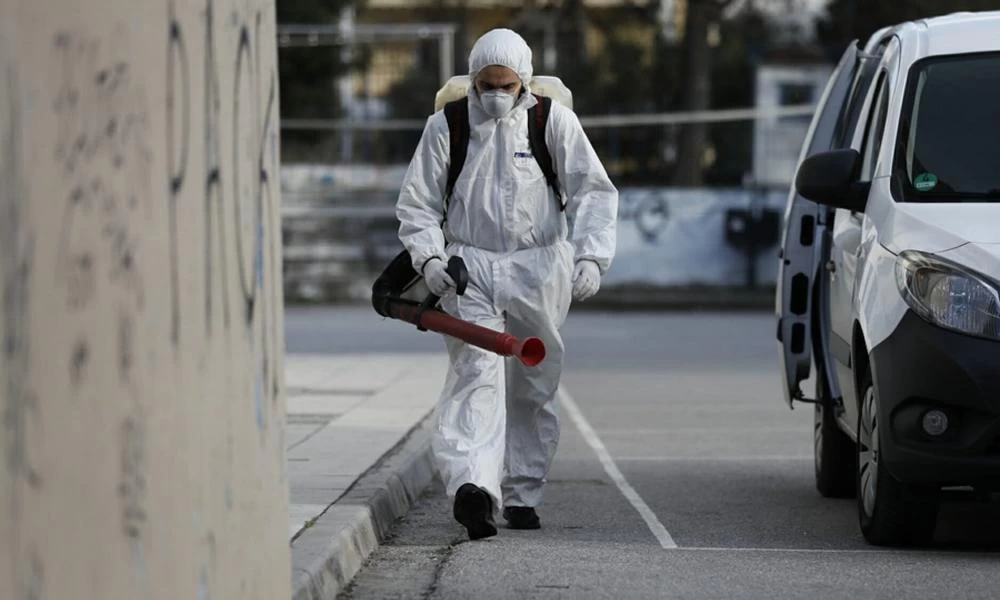 Κορονοϊός: Στο “πόδι” η χώρα με τα κρούσματα να αυξάνονται συνεχώς